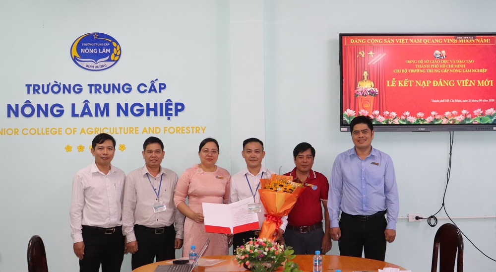Một lời tuyên thệ, một chặng đường được tiếp nối